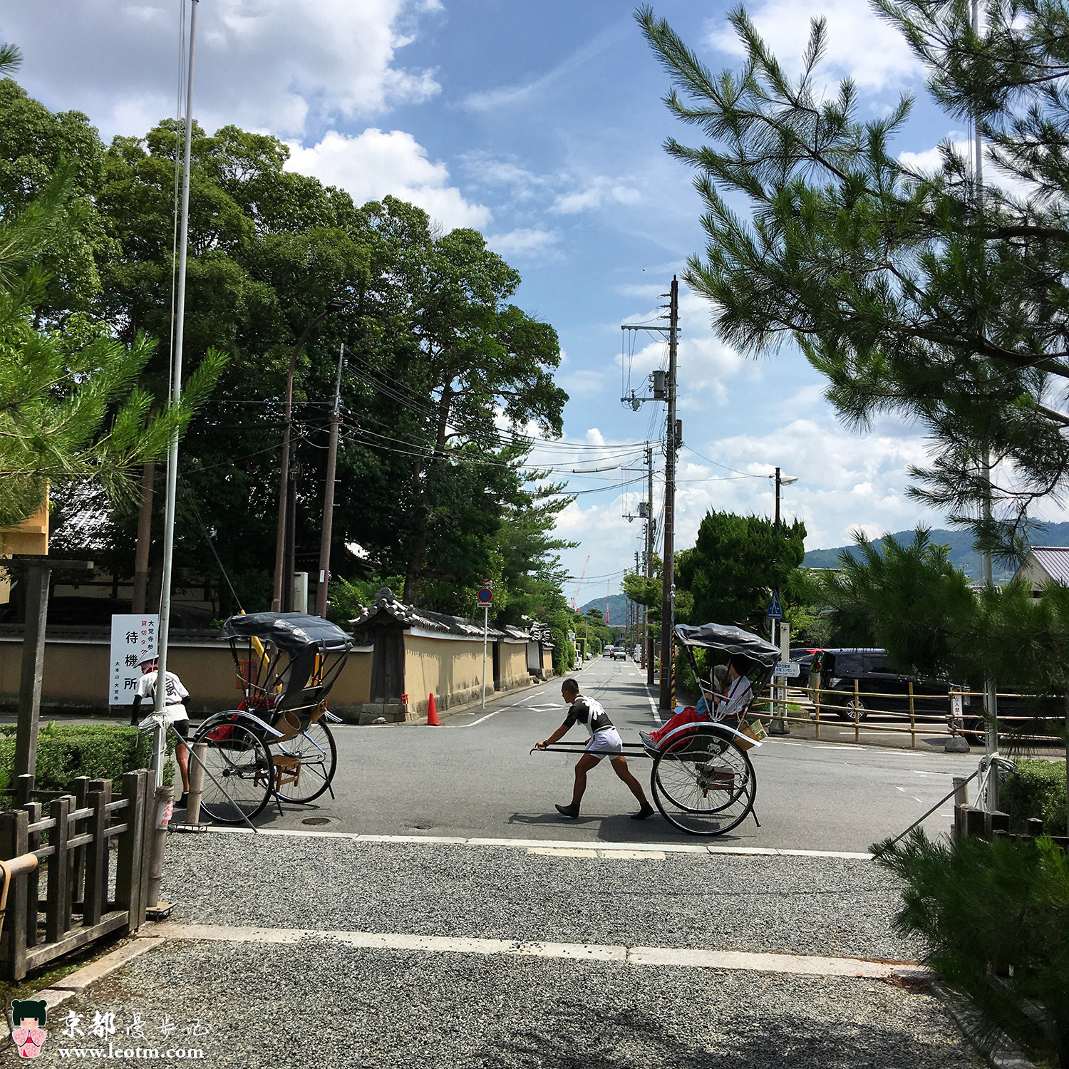 大觉寺门口碰见的人力车夫